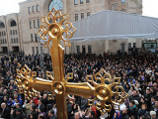Над кафедральном собором Армянского храмового комплекса в Москве освящены надкупольные кресты