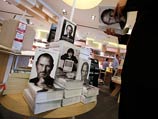 В понедельник, 24 октября, по всему миру начинаются продажи первой официальной биографии Стива Джобса, написанной Уолтером Айзексоном