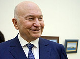 В преддверии выборов бывший мэр Москвы Юрий Лужков взялся критиковать президента России Дмитрия Медведева и тут же превратился в потенциального фигуранта уголовного дела В преддверии выборов бывший мэр Москвы Юрий Лужков взялся критиковать президента России Дмитрия Медведева и тут же превратился в потенциального фигуранта уголовного дела