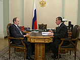 Премьер Владимир Путин поручил вице-премьеру Игорю Сечину вернуться к вопросу об отмене принципа take-or-pay в договорах "Газпрома" с промышленными потребителями внутри страны