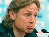 Тренер "Спартака" Карпин подвергся нападению грабителей в центре Москвы Тренер "Спартака" Карпин подвергся нападению грабителей в центре Москвы