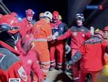 Спасатели продолжают находить под завалами выживших спустя трое суток после разрушительного землетрясения, которое накрыло турецкую провинцию Ван Спасатели продолжают находить под завалами выживших спустя трое суток после разрушительного землетрясения, которое накрыло турецкую провинцию Ван