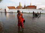 ЧП в Таиланде из-за наводнения. Один из аэропортов Бангкока ушел под воду, россияне прибывают через другой ЧП в Таиланде из-за наводнения. Один из аэропортов Бангкока ушел под воду, россияне прибывают через другой