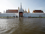 Жители Таиланда охвачены паникой в связи с катастрофическим наводнением - в королевстве затоплены уже 28 из 76 провинций