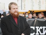 Однако, после того, как на днях следственные органы возбудили сразу два уголовных дела в отношении одного из организаторов шествия - Дмитрия Демушкина - националисты стали сговорчивее Однако, после того, как на днях следственные органы возбудили сразу два уголовных дела в отношении одного из организаторов шествия - Дмитрия Демушкина - националисты стали сговорчивее