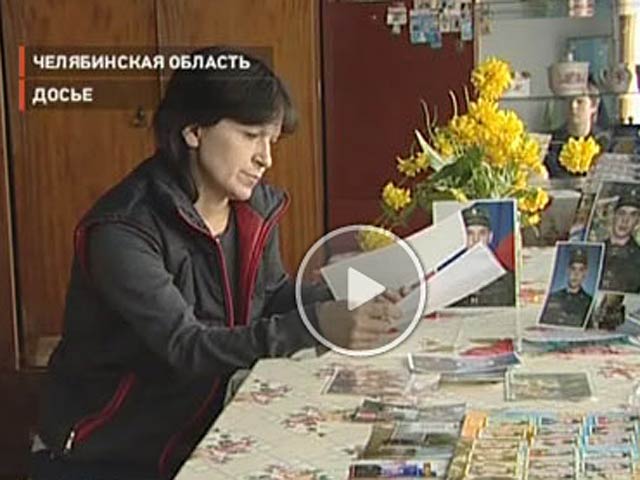 Тело солдата, "повесившегося" без глаза и зубов, достали из могилы для экспертизы Тело солдата, "повесившегося" без глаза и зубов, достали из могилы для экспертизы
