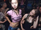 Развратные "пенные вечеринки" подростков в ночном клубе Челябинска все же вылились в уголовное дело