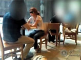 На видеозаписи Чапман общается в нью-йоркском кафе с тайным агентом США