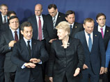 Расширение финансовых проблем все еще угрожает мировой экономике, несмотря на одобренный в Брюсселе план по преодолению долгового кризиса в Греции и зоне евро Расширение финансовых проблем все еще угрожает мировой экономике, несмотря на одобренный в Брюсселе план по преодолению долгового кризиса в Греции и зоне евро