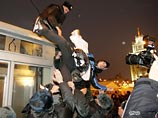 На этот раз власти Москвы снова не согласовали с организаторами "Стратегии-31" проведение акции 31 октября. Отказ был мотивирован тем, что на площади проводятся археологические работы