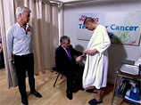 Британский телеканал протестировал голого парня на рак яичек в прямом эфире