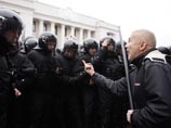 Митингующие против отмены льгот направились к зданию администрации президента Украины
