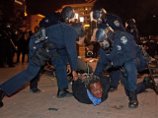 После погромов в Окленде арестованы 80 человек, восемь ранены После погромов в Окленде арестованы 80 человек, восемь ранены