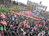 В этой акции принимают участие также представители движения "Сталь", "Все дома", "Хрюши против", молодежные группы из примерно 50 городов России