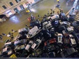 Власти итальянского города Генуи, пострадавшего от сильных наводнений, ввели временный запрет на движение автотранспорта