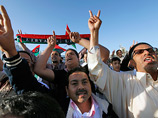 Сотни военнослужащих войск Переходного национального совета (ПНС) в минувшее воскресенье митинговали против несвоевременной выплаты им зарплаты в центре столицы страны Триполи