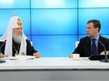 На встрече с православной общественностью президент Медведев говорил о чуде обретения веры