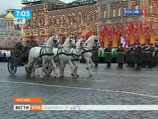 На Красной площади прошел марш в честь легендарного парада 1941 года. Медведев доволен: "Очень похоже"