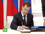 Президент России Дмитрий Медведев подписал закон "О денежном довольствии военнослужащих и предоставлении им отдельных выплат", который предусматривает серьезное увеличение денежных выплат военнослужащим