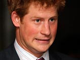 Раскованное поведение британского принца Гарри, проходящего в США для курс совершенствования пилотажного мастерства и параллельно замеченного в тесных связях с местными официантками, вызвало реакцию местного сообщества Раскованное поведение британского принца Гарри, проходящего в США для курс совершенствования пилотажного мастерства и параллельно замеченного в тесных связях с местными официантками, вызвало реакцию местного сообщества