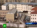 "На встречу со мной в СИЗО она пришла с помощью его сотрудников. Ухудшение состояния здоровья связано с условиями пребывания в СИЗО", - рассказал накануне Власенко "На встречу со мной в СИЗО она пришла с помощью его сотрудников. Ухудшение состояния здоровья связано с условиями пребывания в СИЗО", - рассказал накануне Власенко