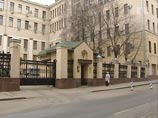 Адвокат разжалованного лейтенанта МВД Сергея Аракчеева, осужденного на 15 лет колонии строгого режима по обвинению в убийстве трех чеченцев, в четверг подал ходатайство в Генеральную прокуратуру о дополнительном расследовании