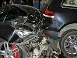 8 июня Сагателян, управлявший Porsche Panamera, на улице Косыгина столкнулся с останавливавшимся на запрещающий сигнал светофора мотоциклом Honda Абзалова