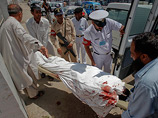 В Пакистане автобус на полном ходу врезался в легковушку: минимум 20 погибших