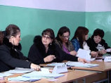 ЦИК Южной Осетии: в столице и ряде регионов "лидер" Бибилов уступает Джиоевой
