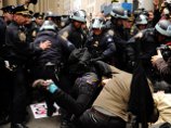В Нью-Йорке арестованы более 200 участников движения "Оккупируй Уолл-стрит", ранены семь полицейских В Нью-Йорке арестованы более 200 участников движения "Оккупируй Уолл-стрит", ранены семь полицейских