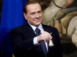 Берлускони использует появившееся свободное время для записи альбома песен о любви