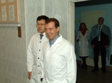Медведев пообещал врачам дешевую ипотеку