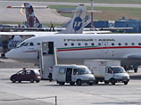 "Як-42" со 120 людьми на борту сел в аэропорту Грозного с отказавшим двигателем