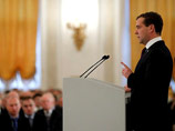 Медведев решил перенести президентское послание на декабрь, утверждают СМИ
