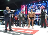 Путина освистали с трибун, когда он вышел поздравлять Емельяненко с победой Путина освистали с трибун, когда он вышел поздравлять Емельяненко с победой