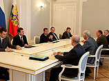 Зюганов пожаловался на Путина и Медведева в Генпрокуратуру, а единороссы заподозрили КПРФ в связях с "подпиндосниками" Зюганов пожаловался на Путина и Медведева в Генпрокуратуру, а единороссы заподозрили КПРФ в связях с "подпиндосниками"
