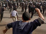 Рост численности демонстрантов на Тахрире связывают с намеченной на вторник очередной массовой акцией протеста "Спасем отечество!", организаторами которой выступили около 40 молодежных партий и движений