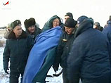 Экипаж "Союза" приземлился в казахстанской степи, привезя с собой мух-дрозофил и человеческие кости 