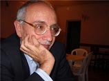 В Азербайджане ранен ножом писатель Рафиг Таги, получавший угрозы за "оскорбление ислама"