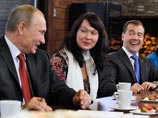 Тандем обсудил с женщинами пьянство и армию: Медведев раскрыл "небольшой военный секрет" Тандем обсудил с женщинами пьянство и армию: Медведев раскрыл "небольшой военный секрет"