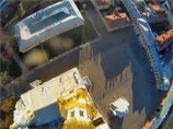 Питерские экстремалы позорят охрану Петропавловской крепости: совершили прыжок с ее шпиля (ВИДЕО)