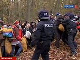 В Германии "зеленые" бьются против поездов с отходами: 150 пострадавших В Германии "зеленые" бьются против поездов с отходами: 150 пострадавших