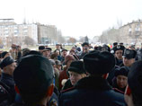 В Донецке бунтуют чернобыльцы и вкладчики: госадминистрацию штурмовали с вилами и лопатами В Донецке бунтуют чернобыльцы и вкладчики: госадминистрацию штурмовали с вилами и лопатами
