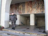 По новой версии, за взрывом на станции "Октябрьская" 11 апреля 2011 года, унесшем жизни 15-ти человек, могли стоять силы, связанные с президентом Александром Лукашенко, точнее, с его сыном По новой версии, за взрывом на станции "Октябрьская" 11 апреля 2011 года, унесшем жизни 15-ти человек, могли стоять силы, связанные с президентом Александром Лукашенко, точнее, с его сыном