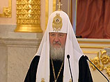 Патриарх призвал к покаянию тех, кто называл очереди к храму суеверием Патриарх призвал к покаянию тех, кто называл очереди к храму суеверием
