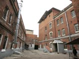 Арестованный за покушение на кражу 41-летний Александр Жабский скончался в среду вечером в стационаре городской клинической больницы №20, куда его экстренно госпитализировали из СИЗО №2 "Бутырка" с диагнозом - "отравление неясной этиологии" Арестованный за покушение на кражу 41-летний Александр Жабский скончался в среду вечером в стационаре городской клинической больницы №20, куда его экстренно госпитализировали из СИЗО №2 "Бутырка" с диагнозом - "отравление неясной этиологии"