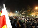 Представители штаба экс-кандидата в президенты Южной Осетии Аллы Джиоевой назначил ее инаугурацию на 10 декабря, несмотря на решение Верховного суда отменить итоги голосования