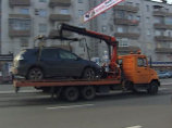 С Триумфальной площади в Москве эвакуируют автомобили
