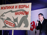 По словам Немцова, обоих задержанных будут судить по статье 19.3. КоАП России ("неповиновение законному распоряжению сотрудника полиции"). Адвоката к Навальному и Яшину до сих пор не пускают
