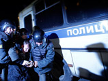 Всего полиция задержала на Триумфальной площади несколько десятков активистов оппозиции Всего полиция задержала на Триумфальной площади несколько десятков активистов оппозиции